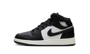 Jordan 1 Mid GS "Off Noir Toe" DQ8423 010