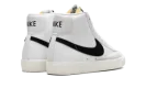 Blazer Mid 77 VNTG "White - Black"