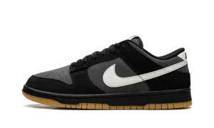 Dunk Low SE "Black Grey Gum"