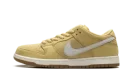 SB Dunk Low "Saturn Gold"