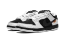 SB Dunk Low "TIGHTBOOTH"