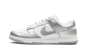 DUNK LOW WMNS "Metallic Silver"