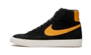 Blazer Mid '77 "Black / Orange"