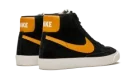 Blazer Mid '77 "Black / Orange"