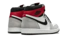 Air Jordan 1 Retro High OG "Light Smoke Grey"