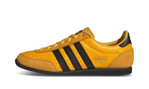 Japan WMNS "Core Yellow Black"