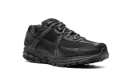 Zoom Vomero 5 "Triple Black"