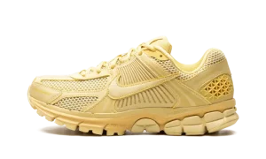 Zoom Vomero 5 "Saturn Gold"