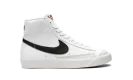 Blazer Mid '77 (GS) "White / Black"
