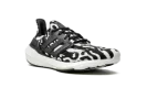 Ultraboost 22 "Zebra"