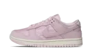 Dunk Low WMNS "Regal Pink"