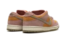SB Dunk Low "Red Stardust"