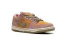 SB Dunk Low "Red Stardust"