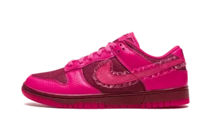 DUNK LOW WMNS "Valentine's Day"
