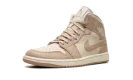 AIR JORDAN 1 MID SE WMNS "Legend Light Brown"