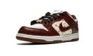 SB Dunk Low "Supreme - Stars - Barkroot Brown"