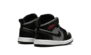 Jordan 1 Mid TD "Shadow / Red"