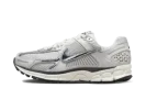 Zoom Vomero 5 WMNS "Photon Dust Metallic Silver"