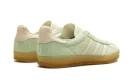 GAZELLE INDOOR WMNS "Semi Green Spark"