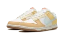 DUNK LOW WMNS "Soft Yellow"