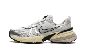 V2K RUN WMNS "Metallic Silver"