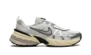 V2K RUN WMNS "Metallic Silver"