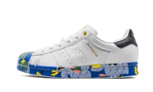 Superstar "Her Studio London"