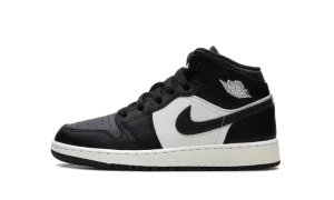 Jordan 1 Mid GS "Off Noir Toe"