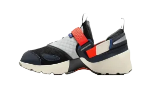 Jordan Trunner LX WMNS "Rare Air"