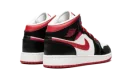 Jordan 1 Mid GS "Very Berry"