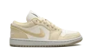 Air Jordan 1 Low WMNS "Team Gold / Sail"