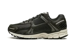 ZOOM VOMERO 5 WMNS "Sequoia"