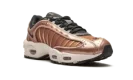 AIR MAX TAILIND 4 WMNS "Metallic Red Bronze"