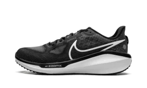 Vomero 17 "Black White"