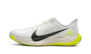Pegasus Plus "Sail / Pale Ivory / Volt Black"