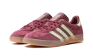 Gazelle Indoor "Shadow Red Semi Spark Green"
