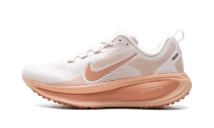 Vomero 18 WMNS "Light Soft Pink Light Madder Root Arctic Orange Madder Root"