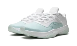 AIR JORDAN 11 CMFT WMNS "Igloo"