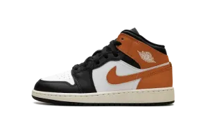 Air Jordan 1 Mid GS "Starfish Black Toe" DQ8423 801