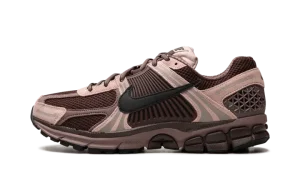 ZOOM VOMERO 5 WMNS "Plum Eclipse"