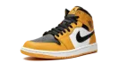 Air Jordan 1 Mid "Taxi" 554724 701