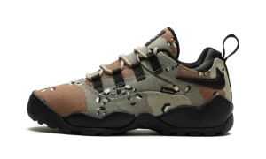 SB Darwin Low "Supreme - Khaki"