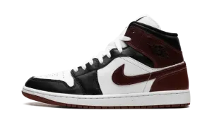 Jordan 1 Mid SE "Dark Pony" HF3216 102