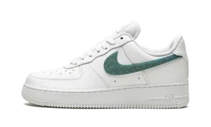 AIR FORCE 1 '07 ESS WMNS "Glitter Swoosh - Celery"