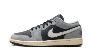 Air Jordan 1 Low SE "Light Smoke Grey"
