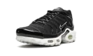 AIR MAX PLUS MNS WMNS "Black / White"