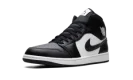 Jordan 1 Mid "Off Noir Toe"