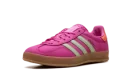 Gazelle Indoor WMNS "Semi Lucid Fuchsia"