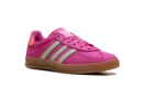 Gazelle Indoor WMNS "Semi Lucid Fuchsia"