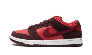 SB Dunk Low "Cherry"